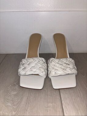 Marc Fisher Size 8 Woven Square-Toe Slide Heels - White